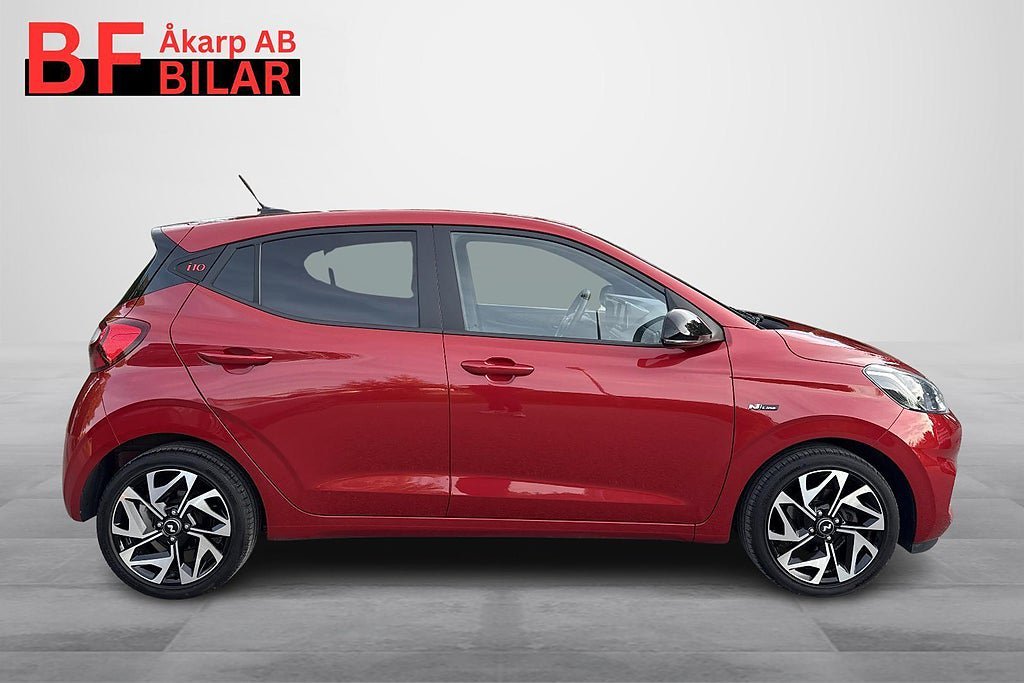 Vehicle Image 9