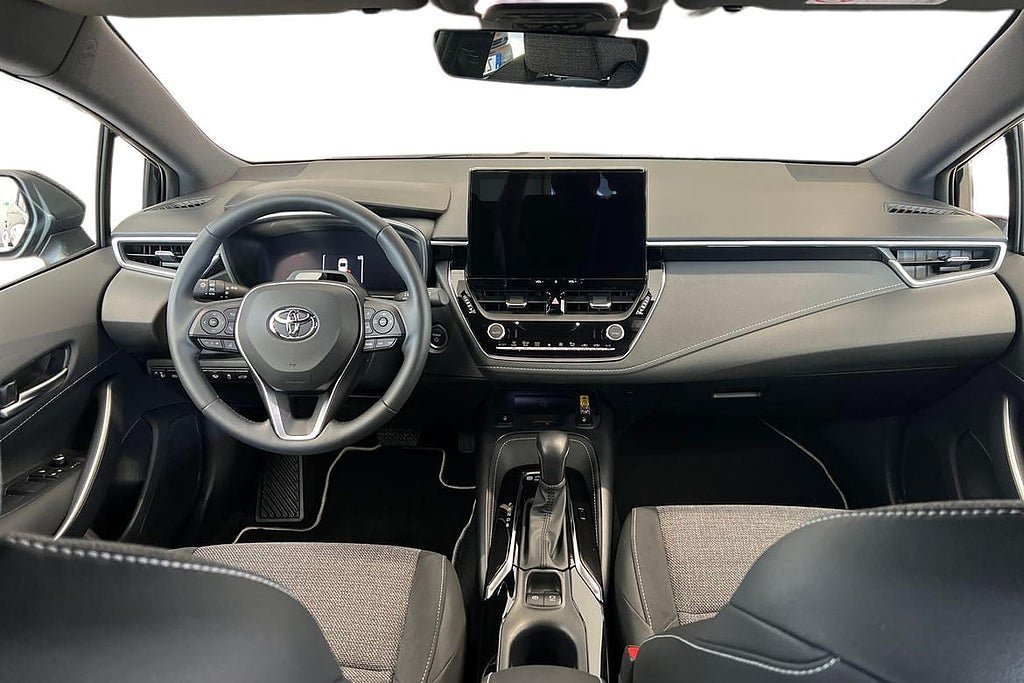 Vehicle Image 10