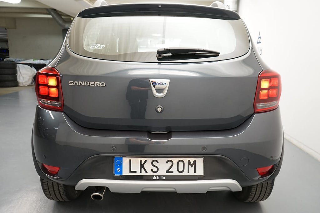 Vehicle Image 11