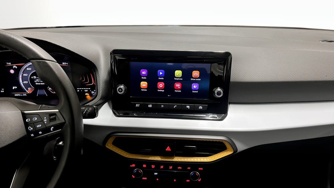 Vehicle Image 9