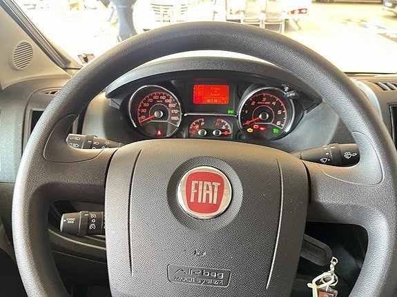 Vehicle Image 28