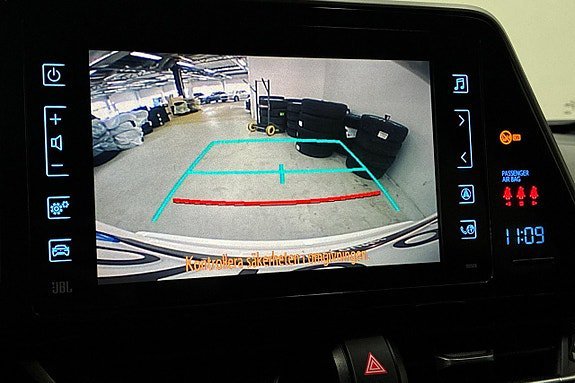 Vehicle Image 18