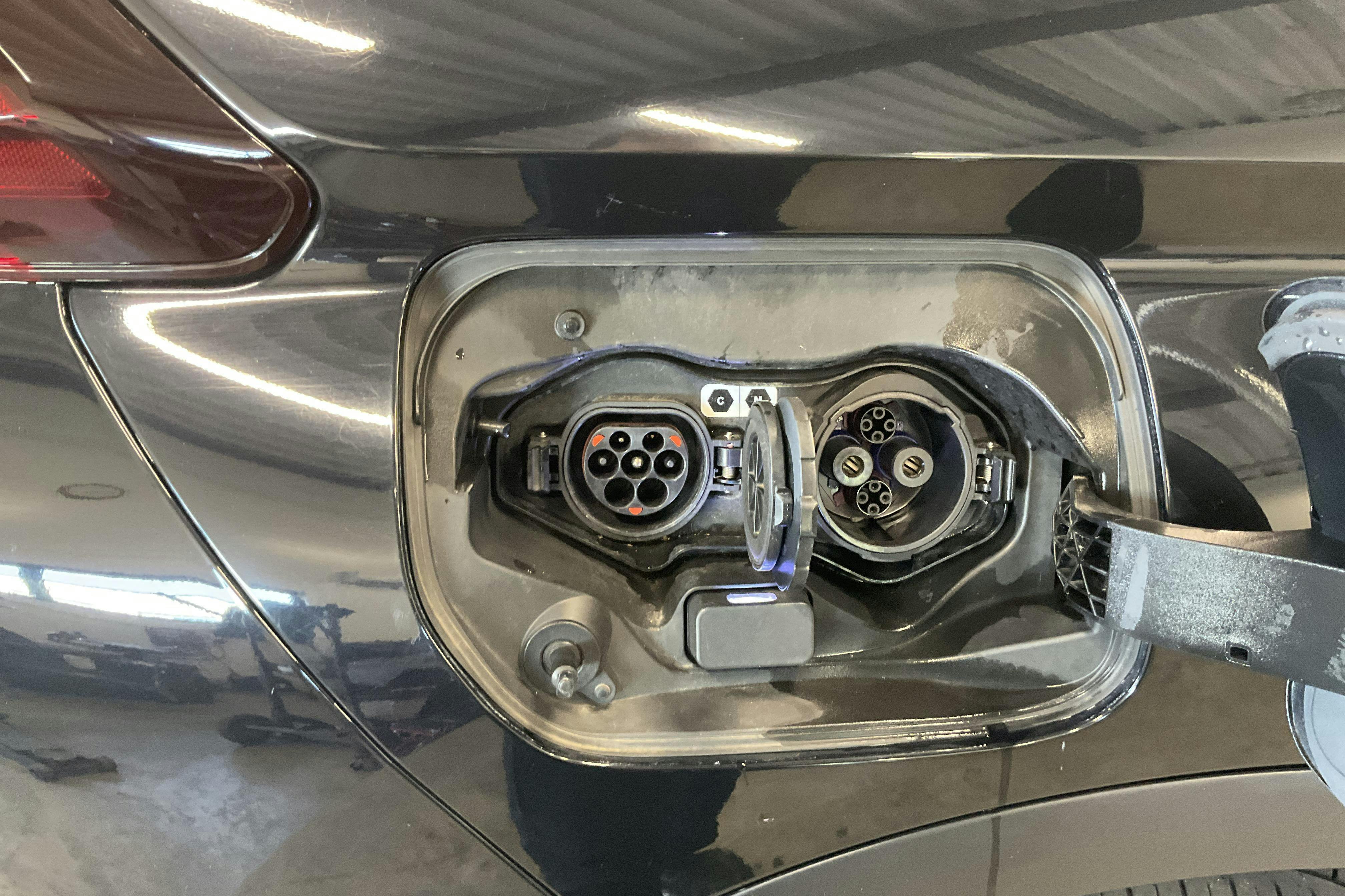 Vehicle Image 16
