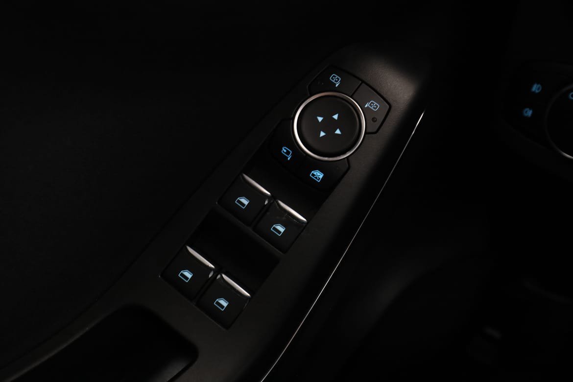Vehicle Image 35