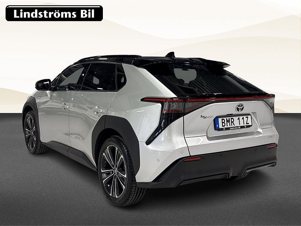 Vehicle Image 4