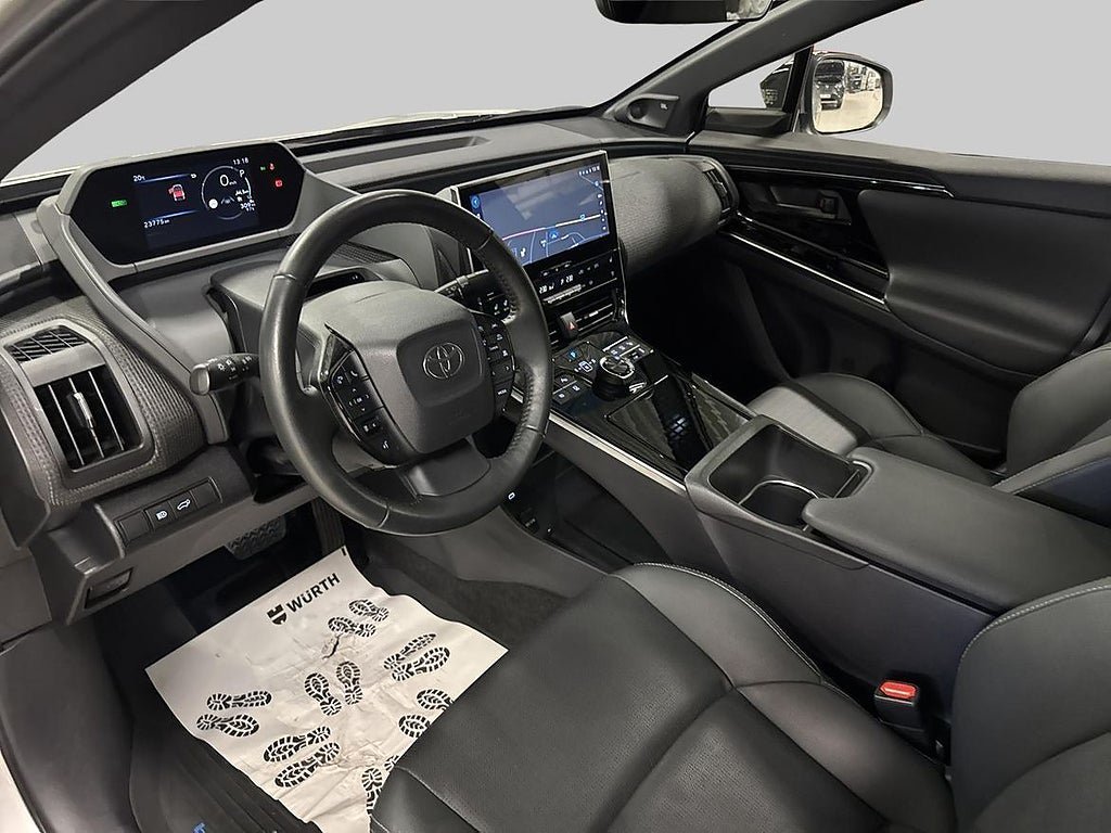 Vehicle Image 14