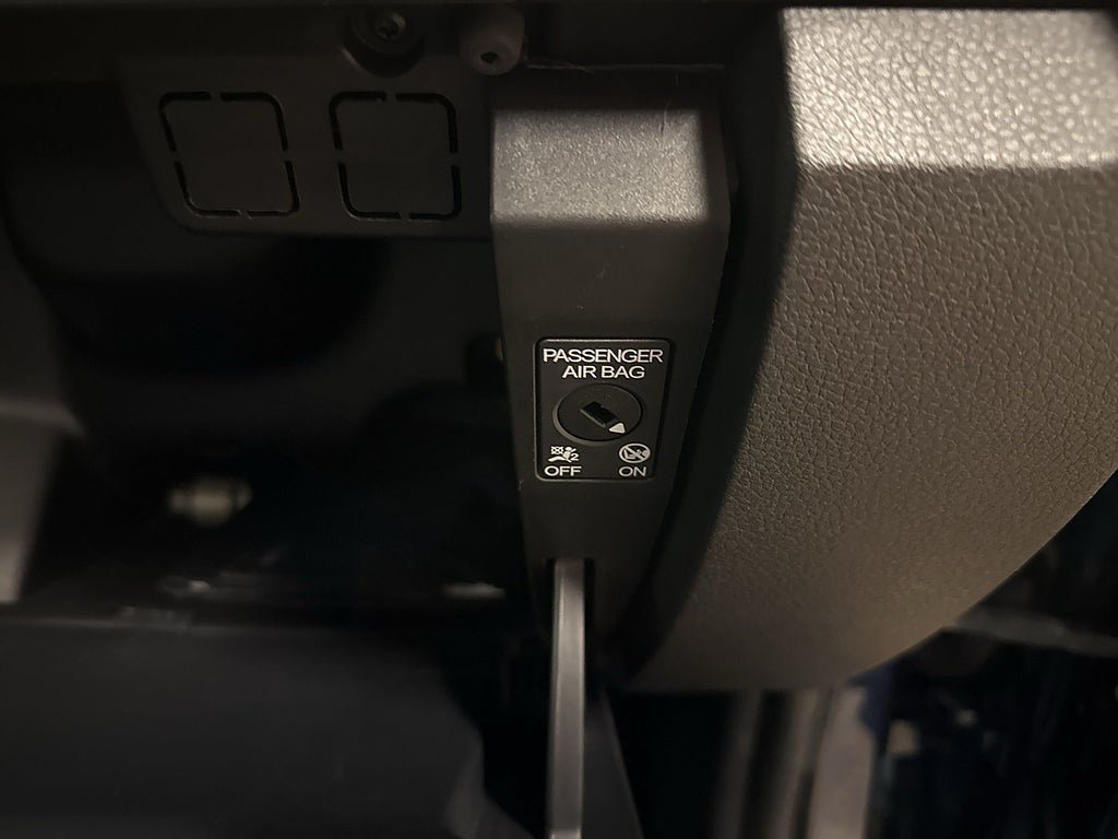 Vehicle Image 25