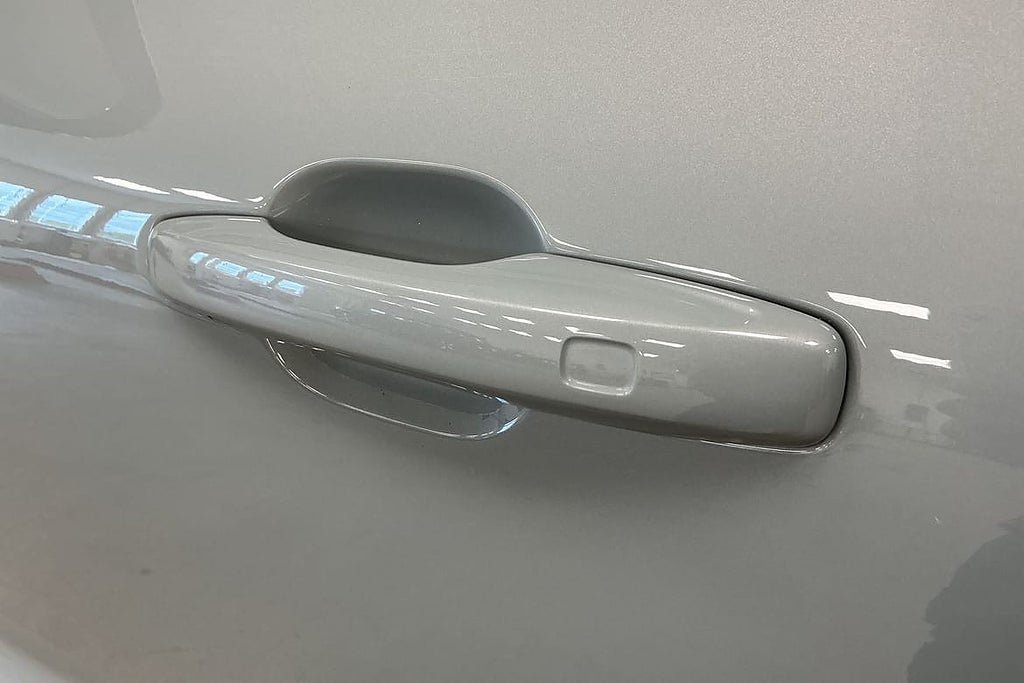 Vehicle Image 32