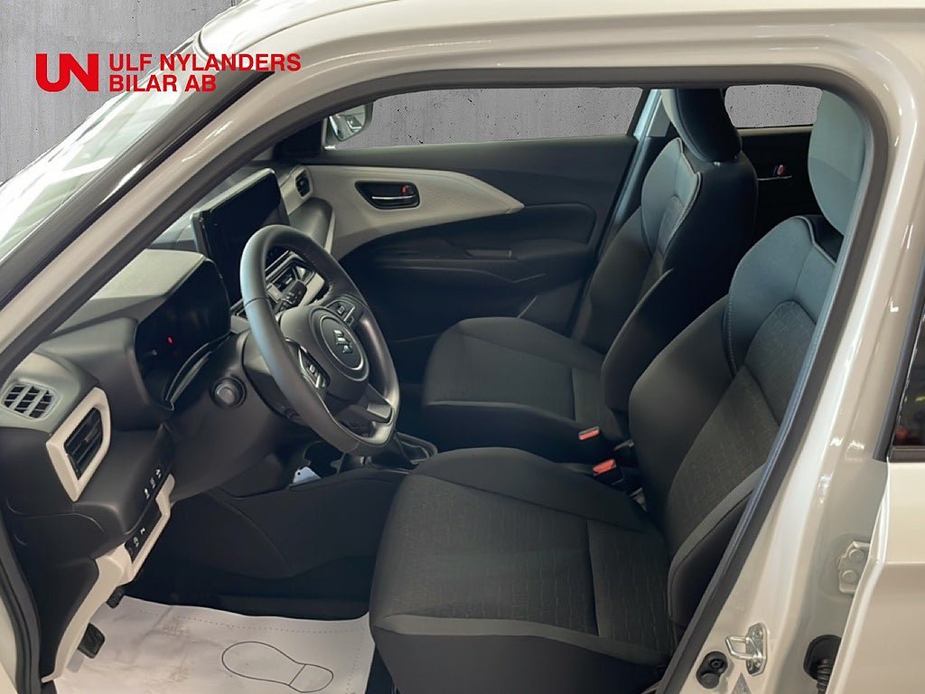 Vehicle Image 8