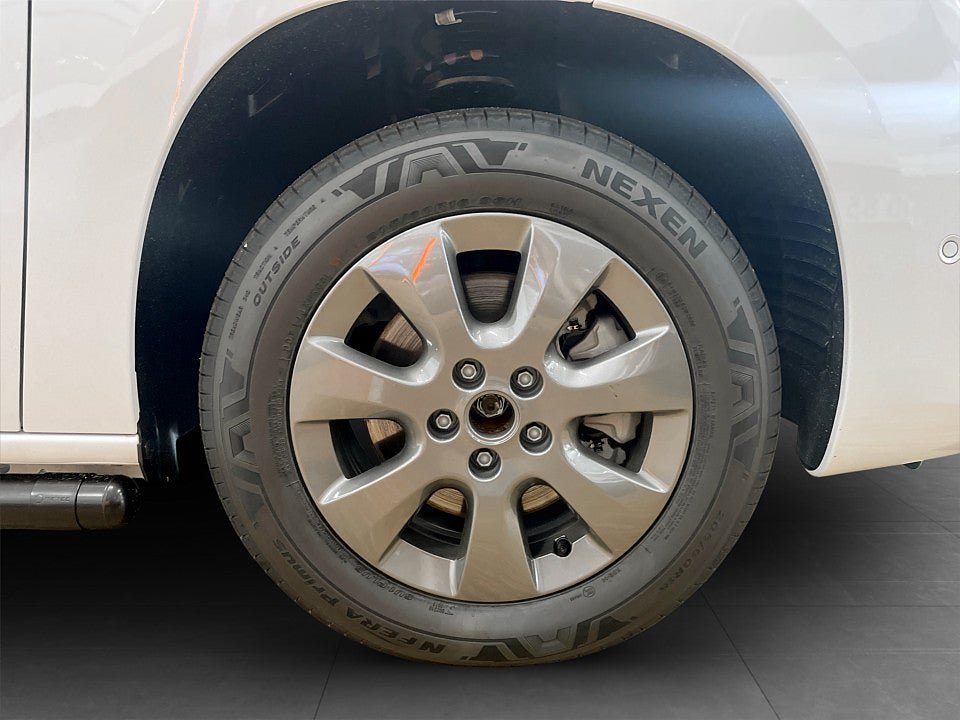 Vehicle Image 22