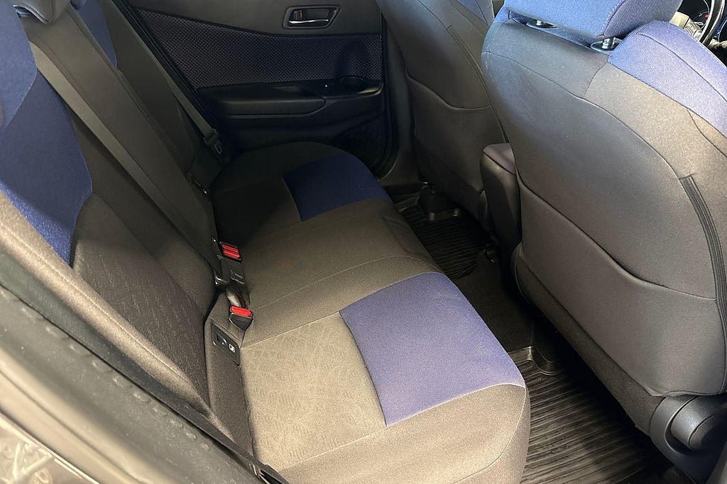 Vehicle Image 9