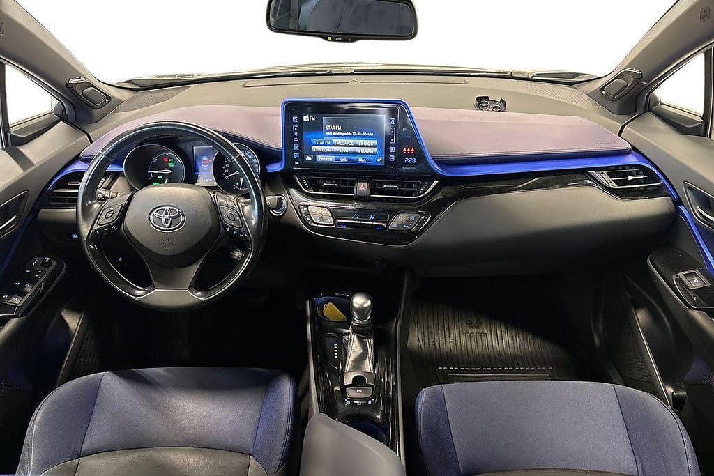 Vehicle Image 10