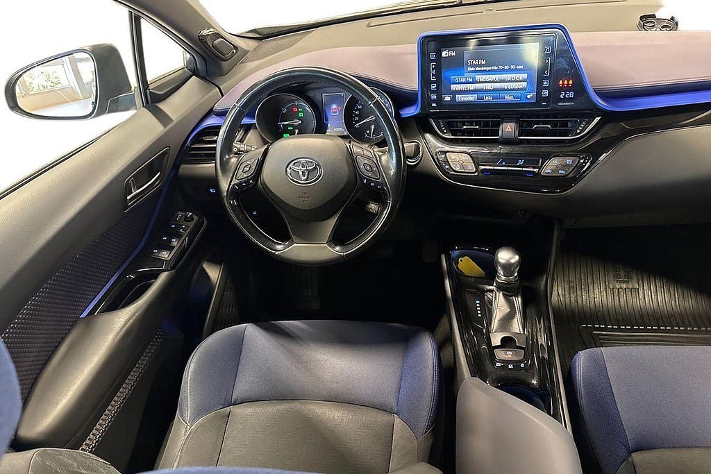 Vehicle Image 11