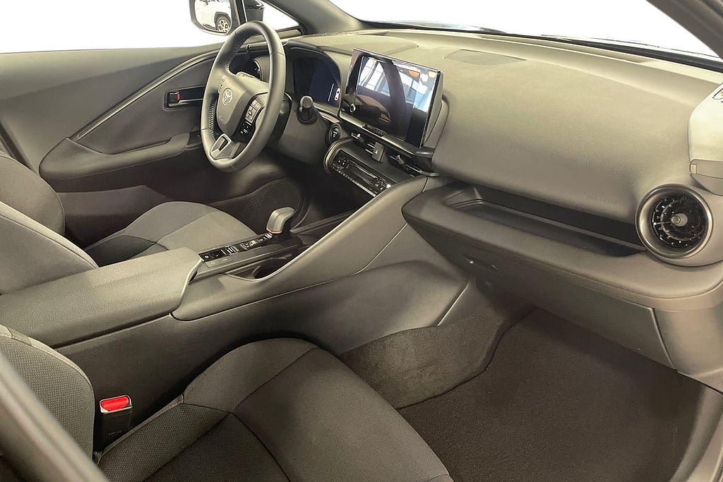 Vehicle Image 11