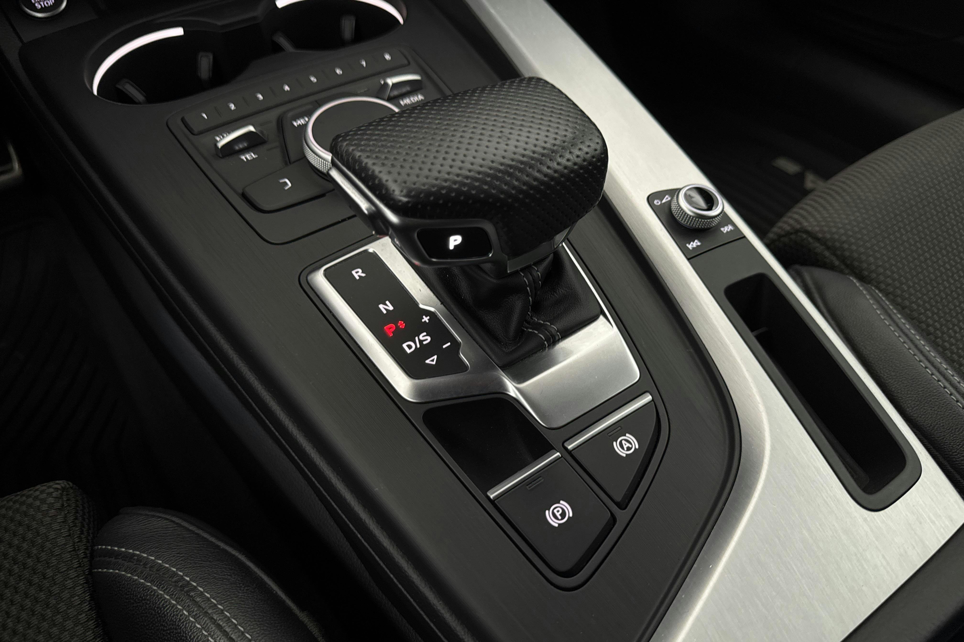 Vehicle Image 15
