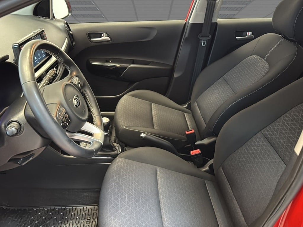 Vehicle Image 8