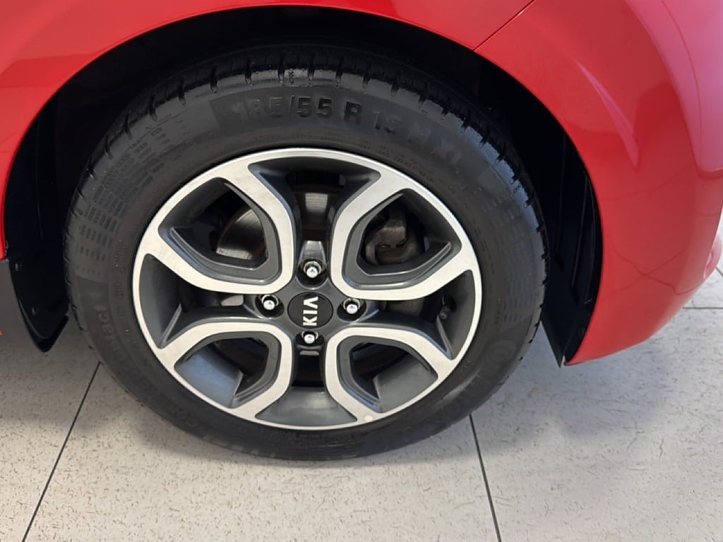 Vehicle Image 15