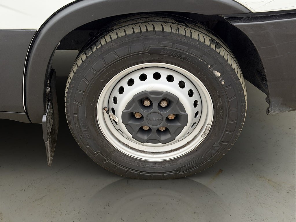 Vehicle Image 33