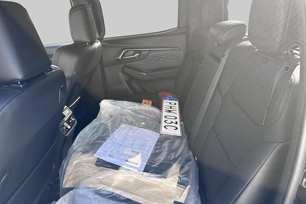Vehicle Image 9