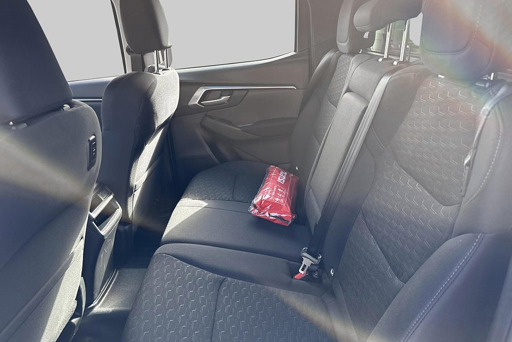 Vehicle Image 9