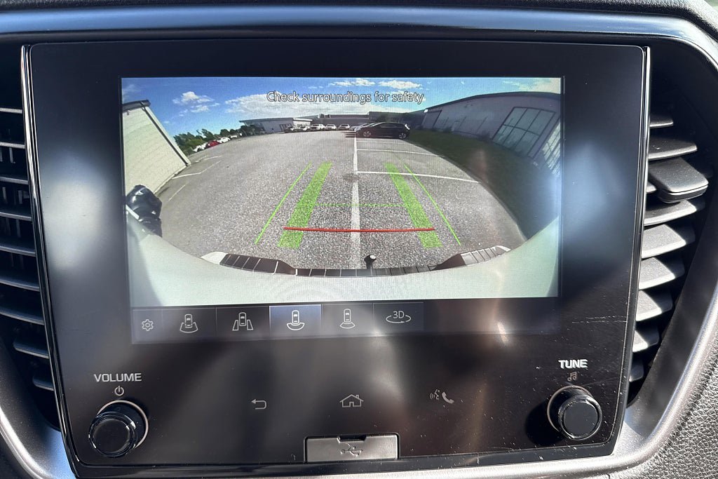Vehicle Image 10