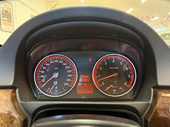 Vehicle Image 28