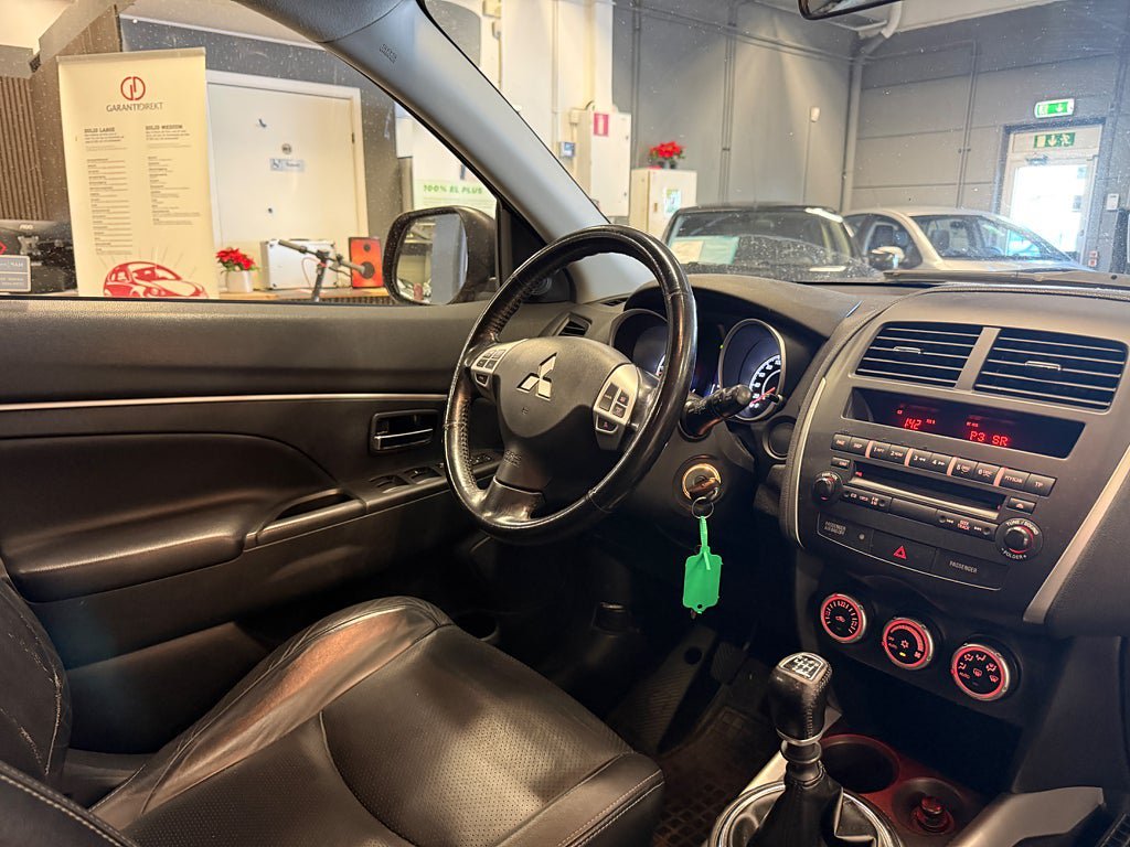 Vehicle Image 15