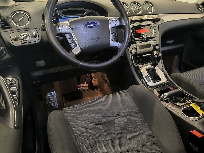 Vehicle Image 7