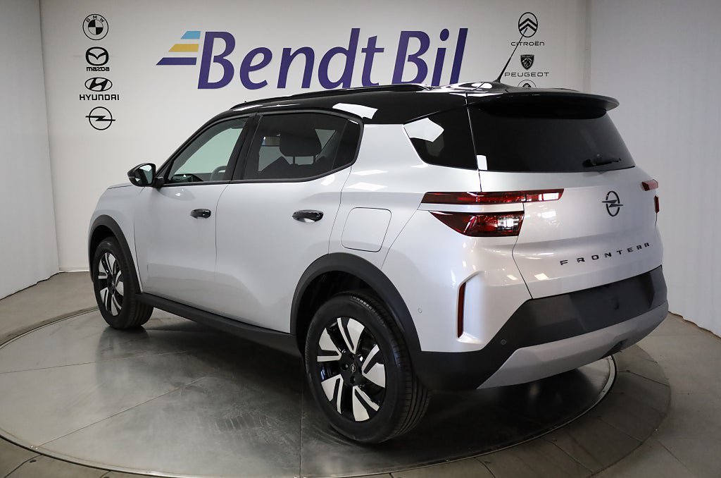 Vehicle Image 8