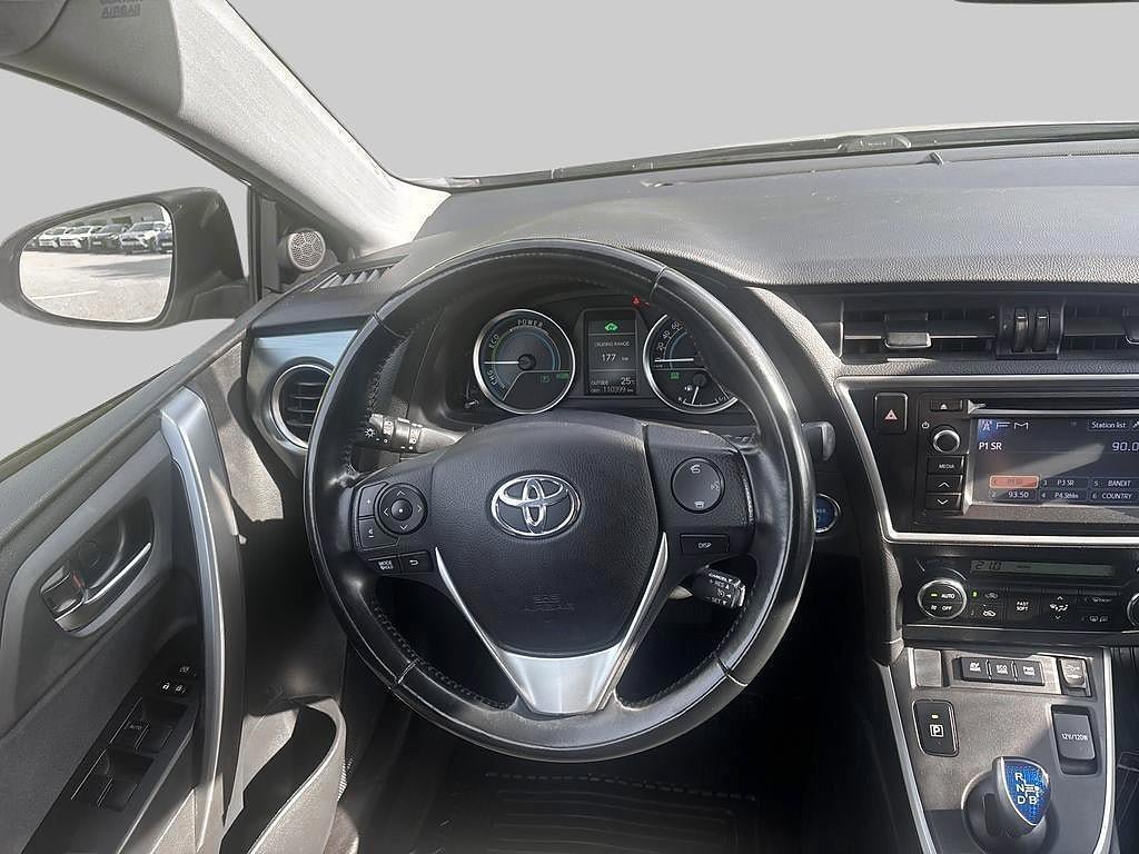 Vehicle Image 9
