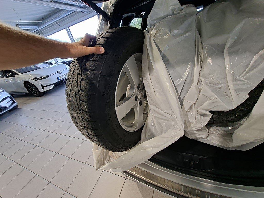 Vehicle Image 8