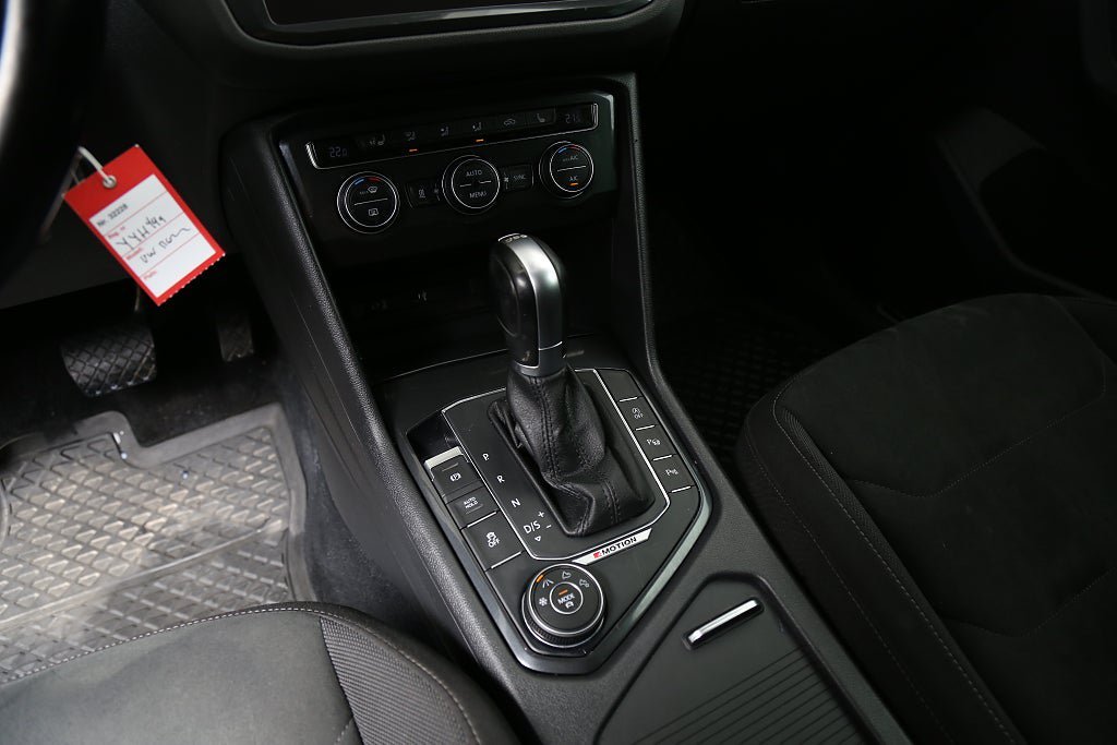 Vehicle Image 24