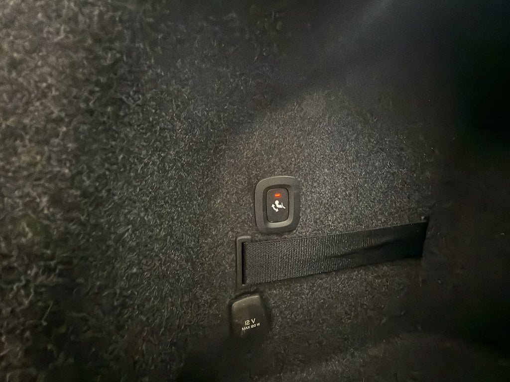 Vehicle Image 25