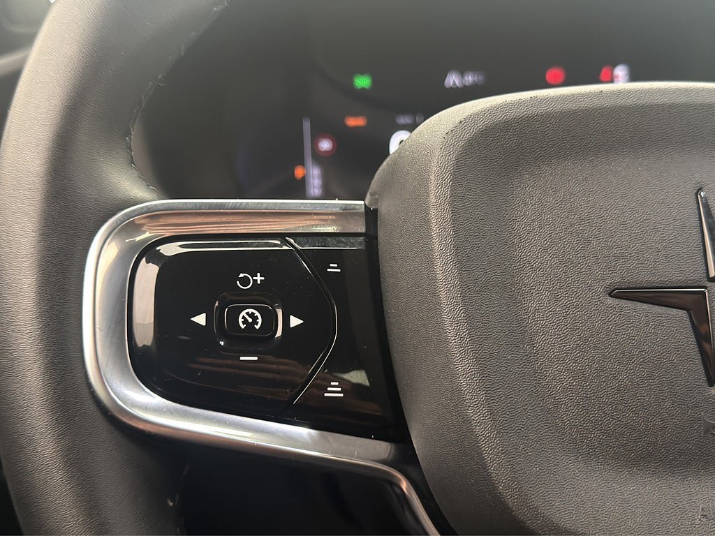 Vehicle Image 28