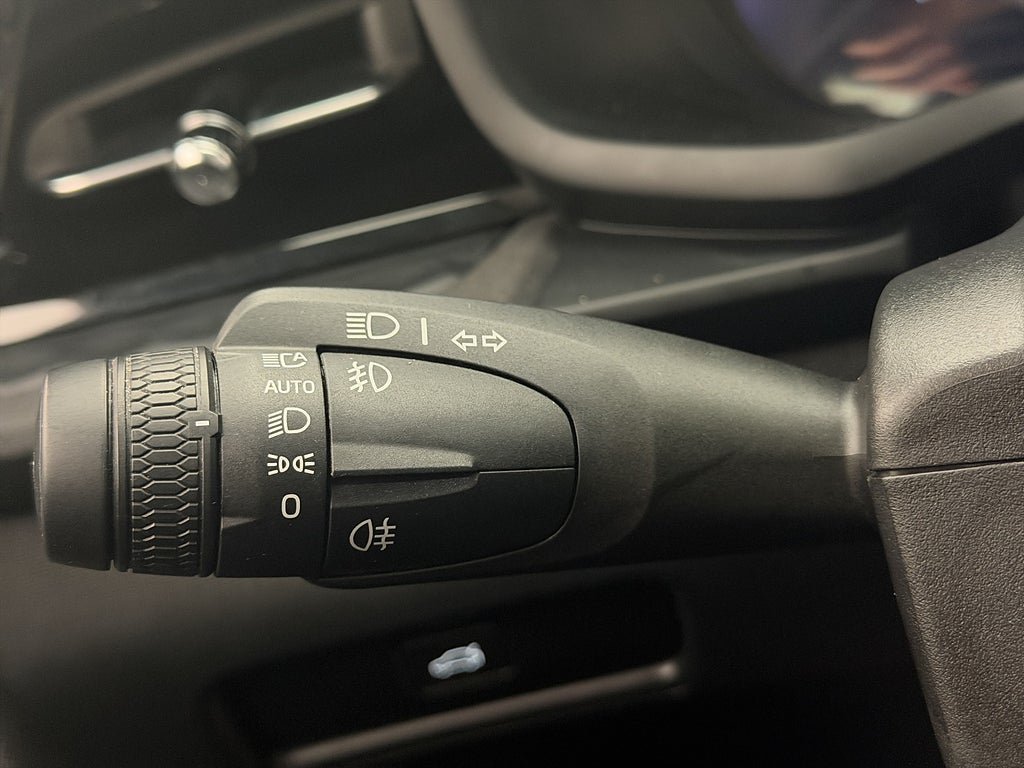 Vehicle Image 32