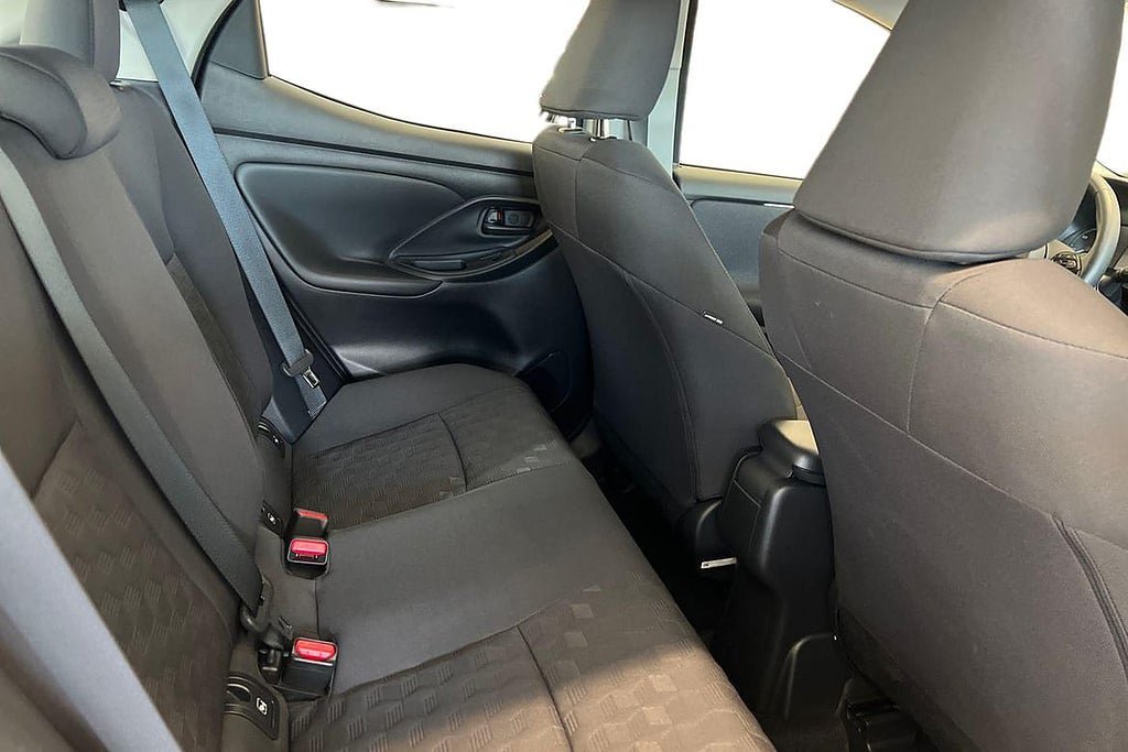 Vehicle Image 8