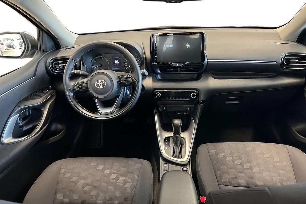 Vehicle Image 9
