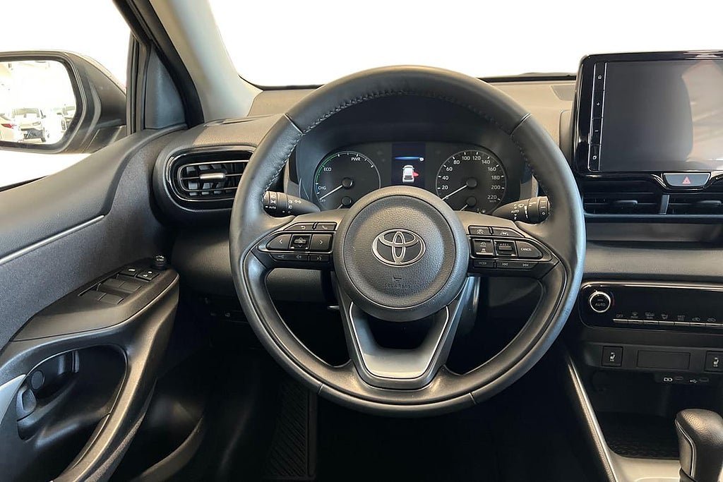 Vehicle Image 11