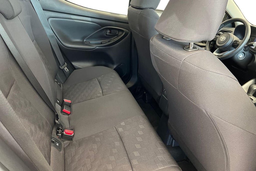 Vehicle Image 9