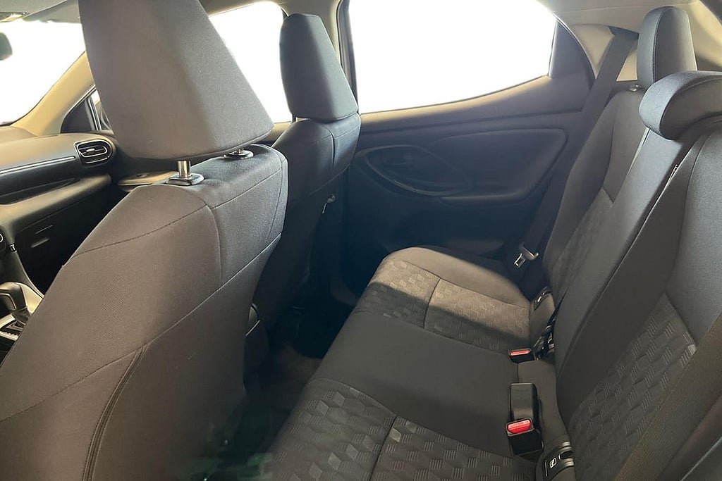 Vehicle Image 13