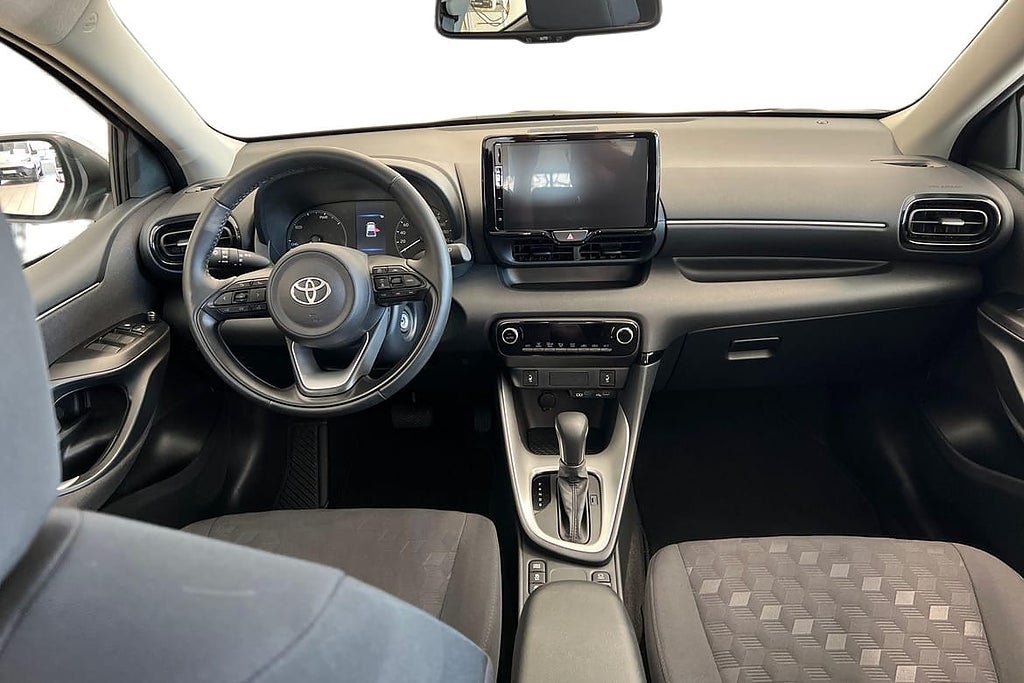 Vehicle Image 10