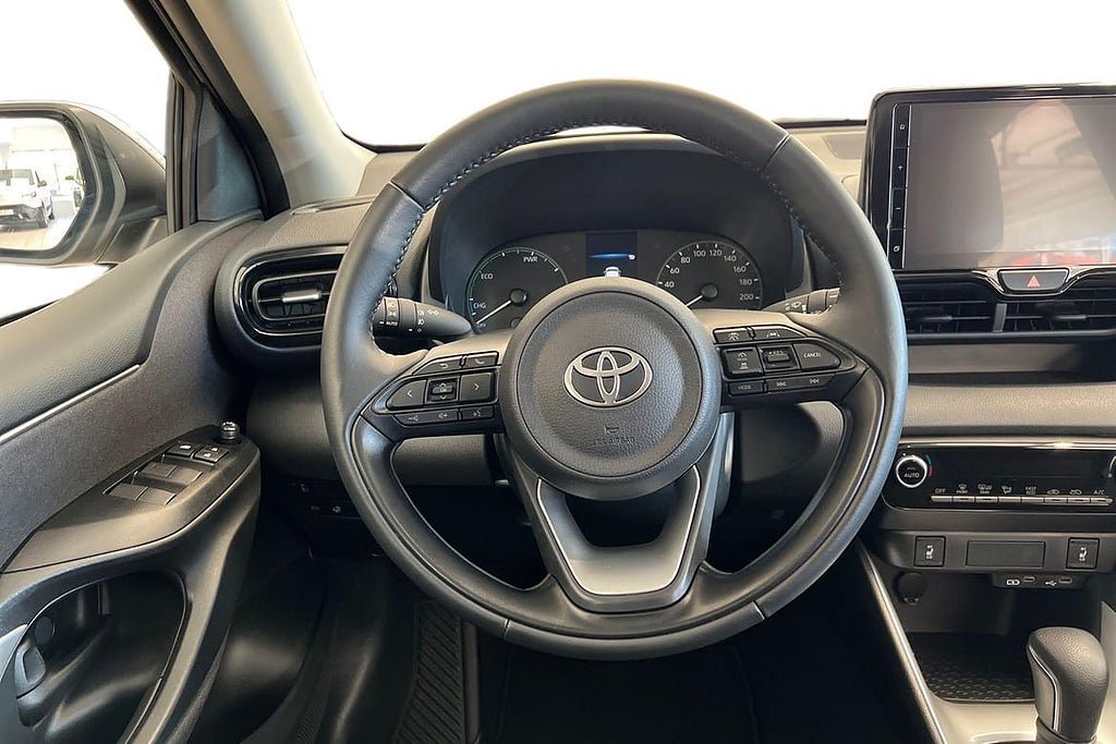 Vehicle Image 11