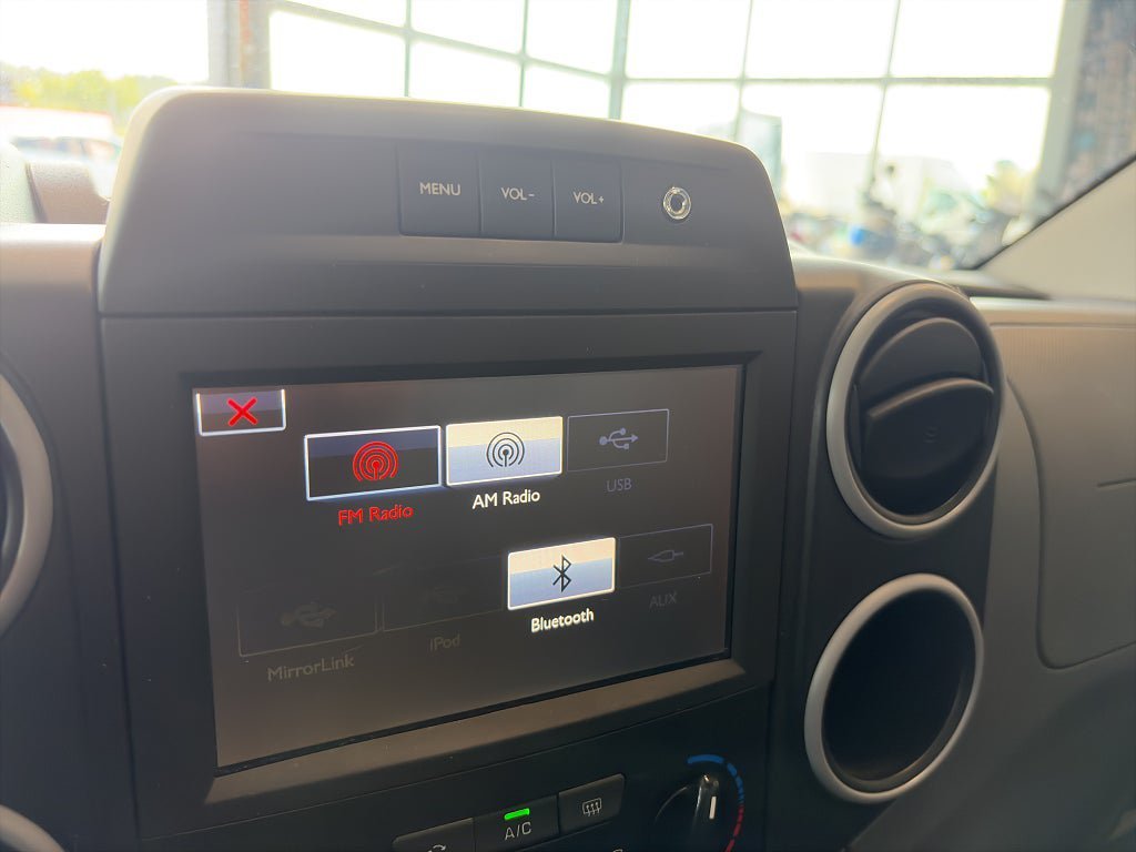 Vehicle Image 17