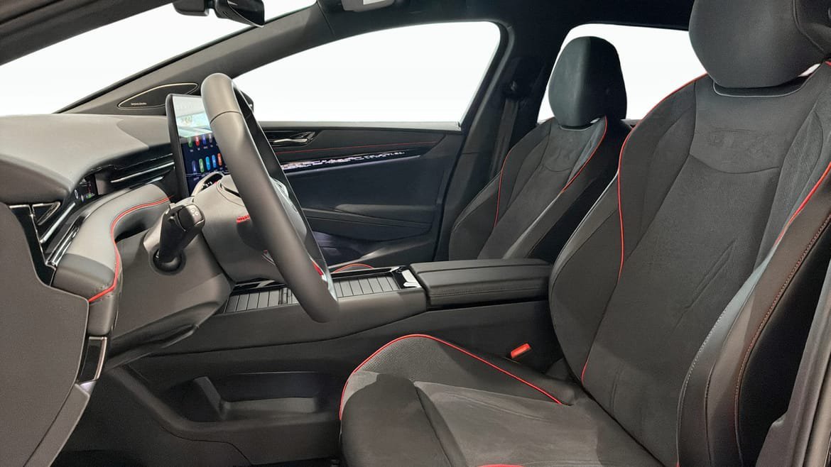 Vehicle Image 8
