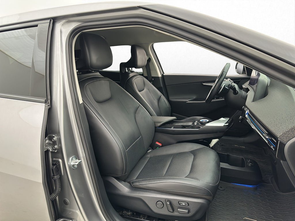 Vehicle Image 28