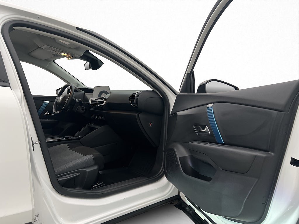 Vehicle Image 24