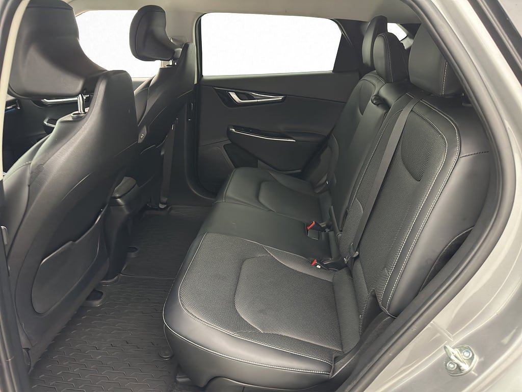 Vehicle Image 30