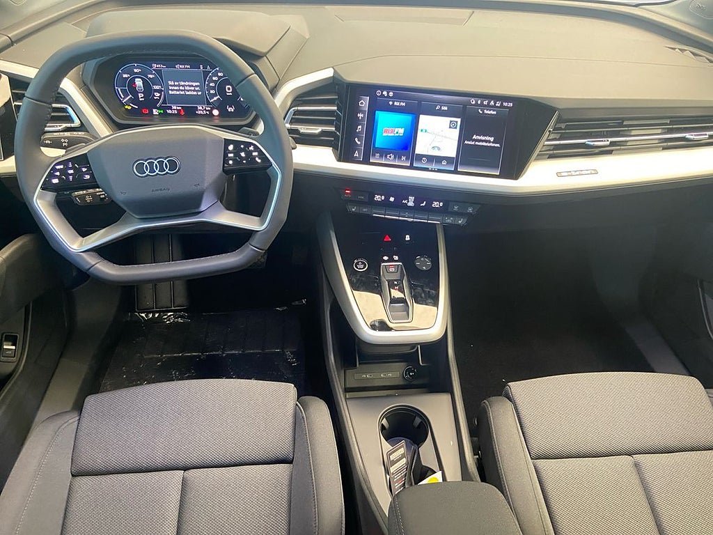 Vehicle Image 9