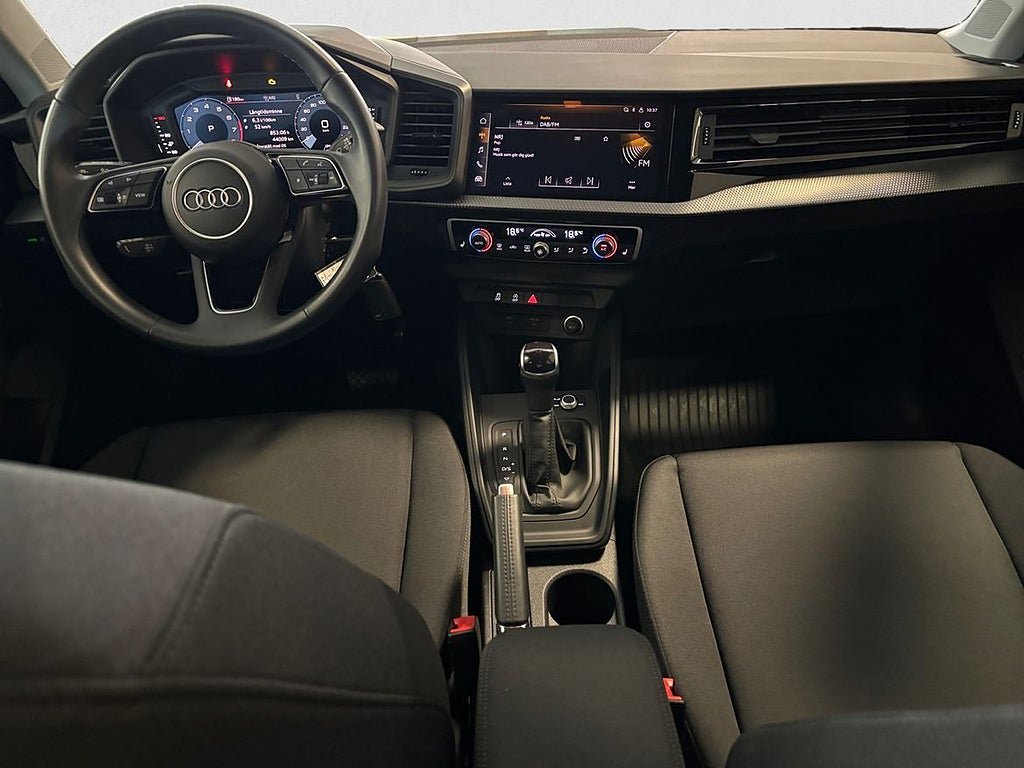 Vehicle Image 9