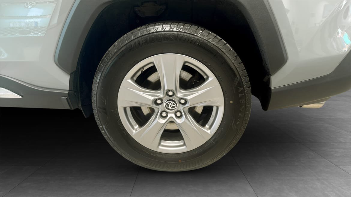 Vehicle Image 6